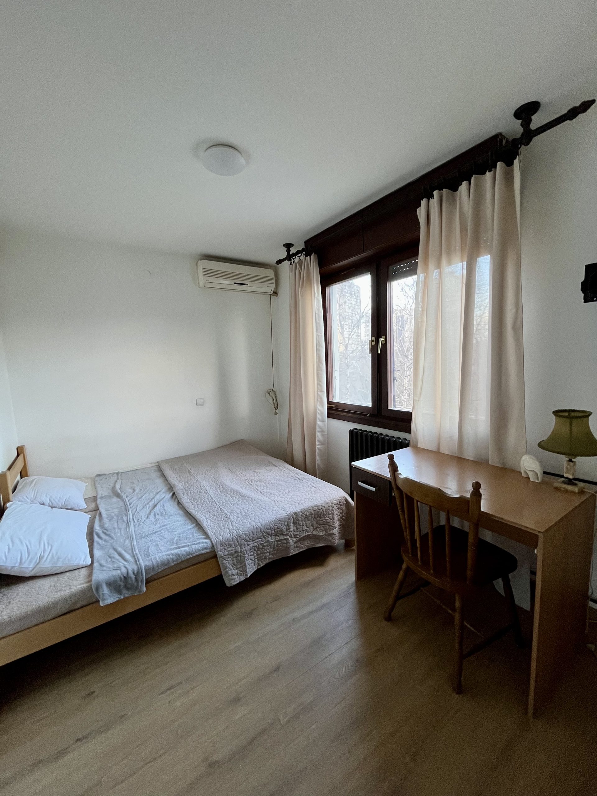 Namešten dvosoban stan u centru