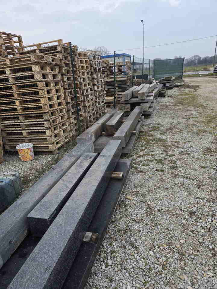 Prodajem 18 kibika granitnih ploca raznih debljina i vrsta