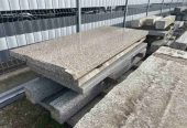 Na prodaju 30 m3 granitnih ploca, stubova,