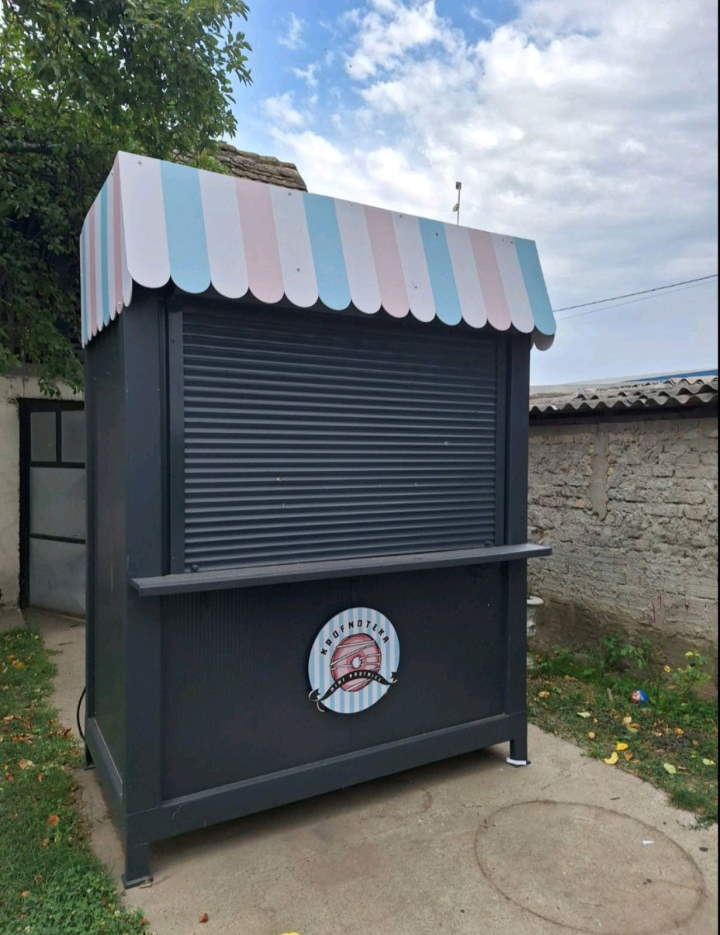 Na prodaju, kiosk/tezga dimenzije 2x1m i visine 260 cm