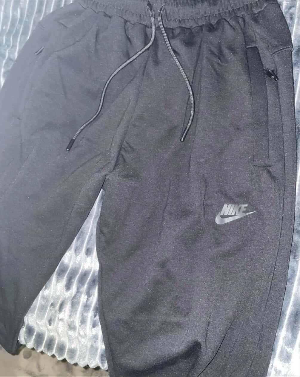 nike crni donji deo trenerke