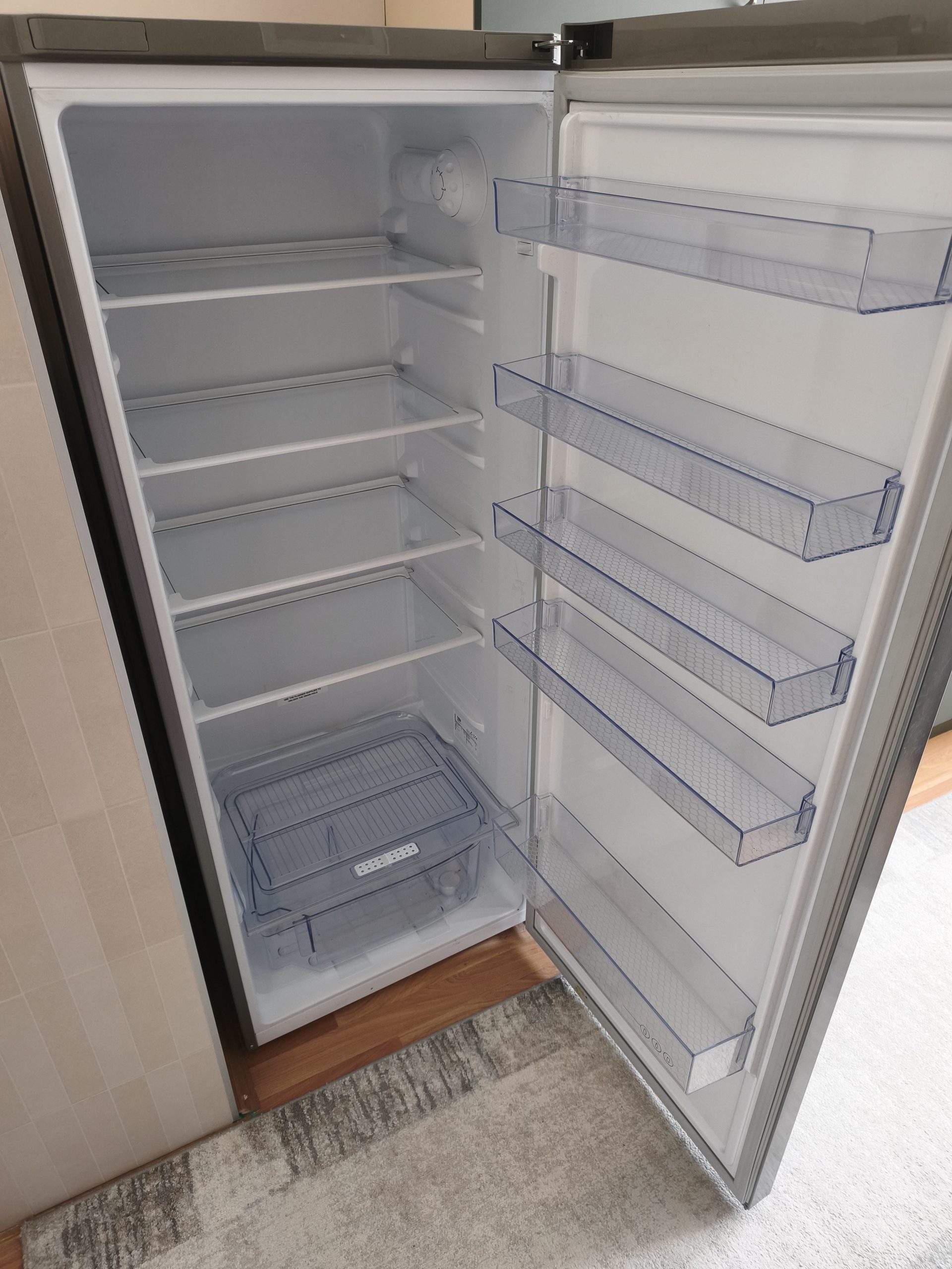 Frižider BEKO RSSA290M41SN skoro nov u garantnom roku