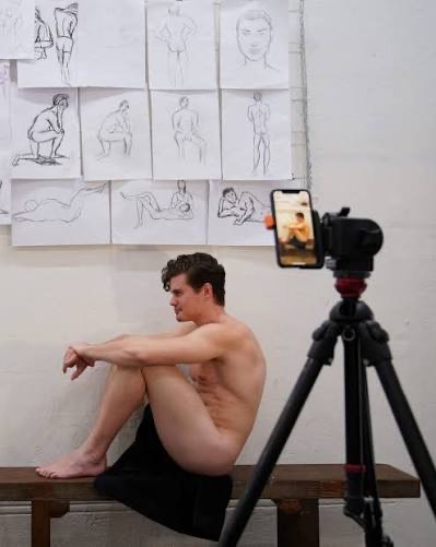 Model poziranje na fakultetu umetnosti