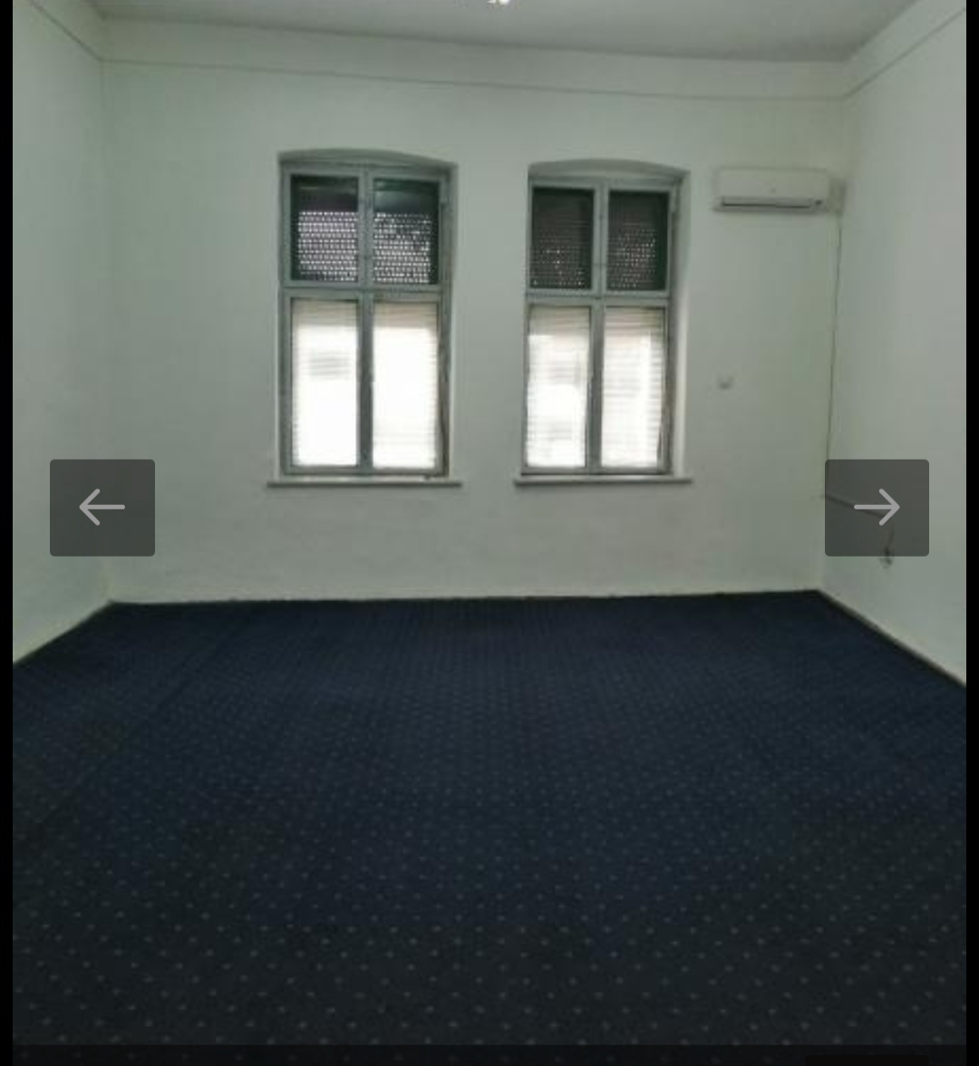 centar-poslovni prostor 80m2