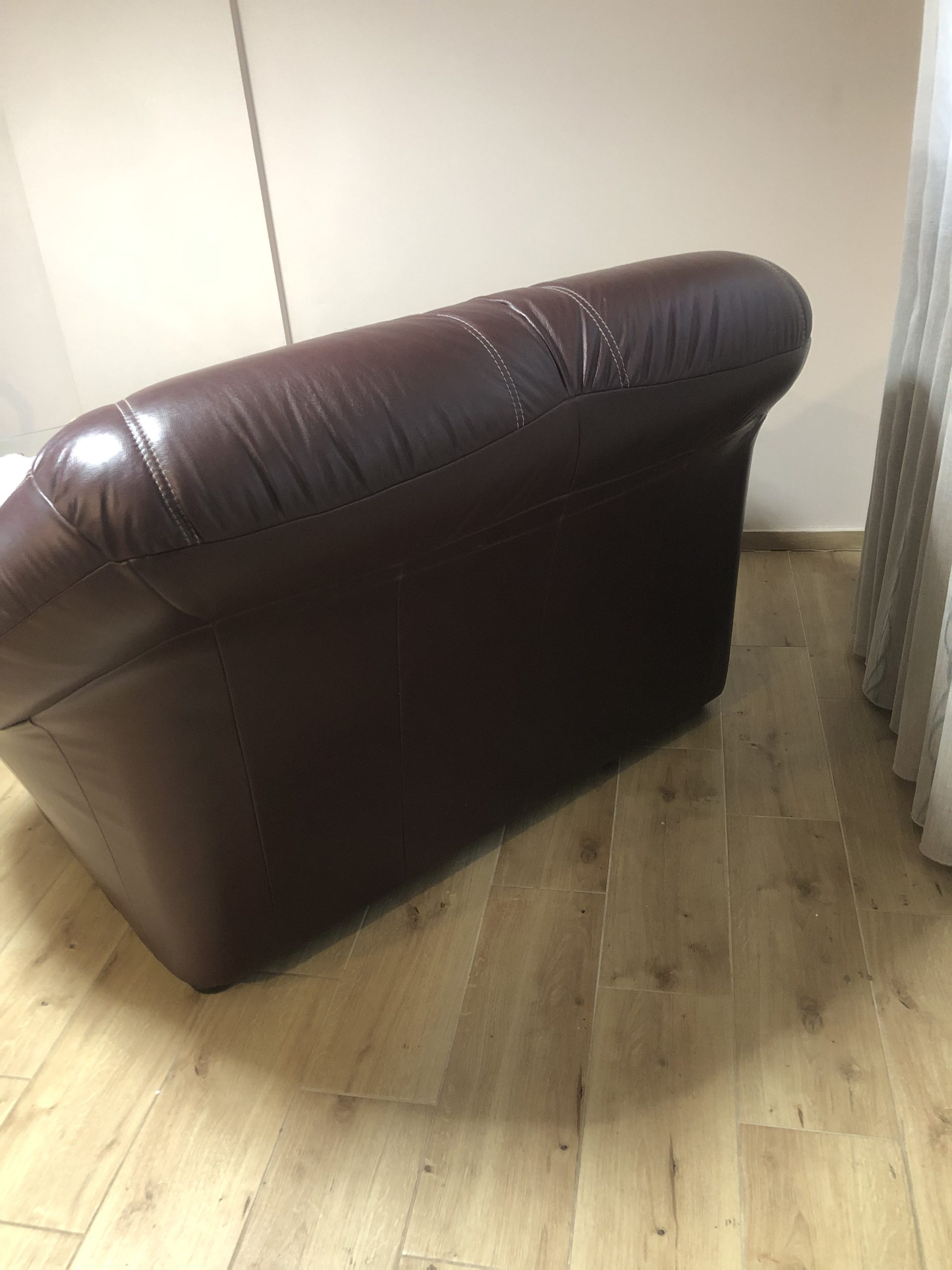 Prodajem kozni dvosed dimenzije 150x100x90
