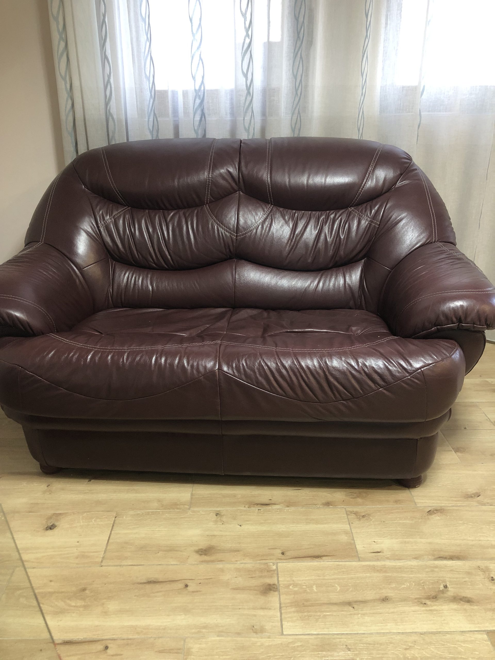 Prodajem kozni dvosed dimenzije 150x100x90