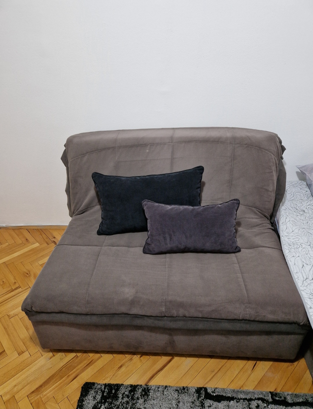 Dvosedi na razvlačenje + TV polica