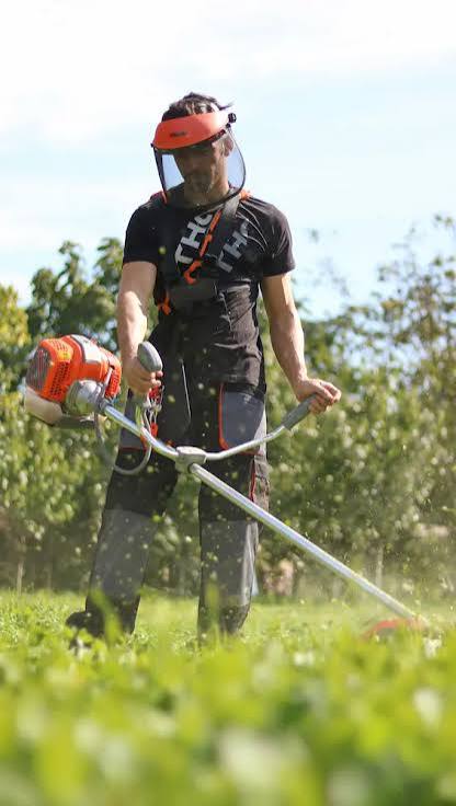 Uredite svoje dvorište bez muke! ✅ Košenje trimerom ✅ Uređenje zapuštenih placeva, vikendica , dvorista ✅ Vrsimo sve vrste kosenje trimerom Profesionalno, pedantno, brzo i efikasno za vise informacija pozvati 👇👇👇👇👇👇👇👇👇 📞 Kontakt: 0637661148