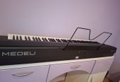 Na prodaju električni klavir, MEDELI SP201