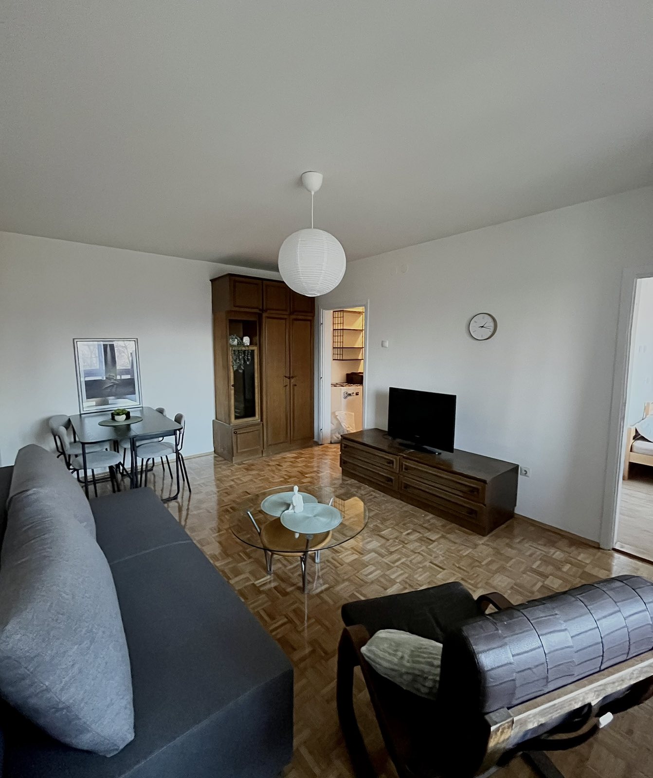 Izdajem dvosoban stan