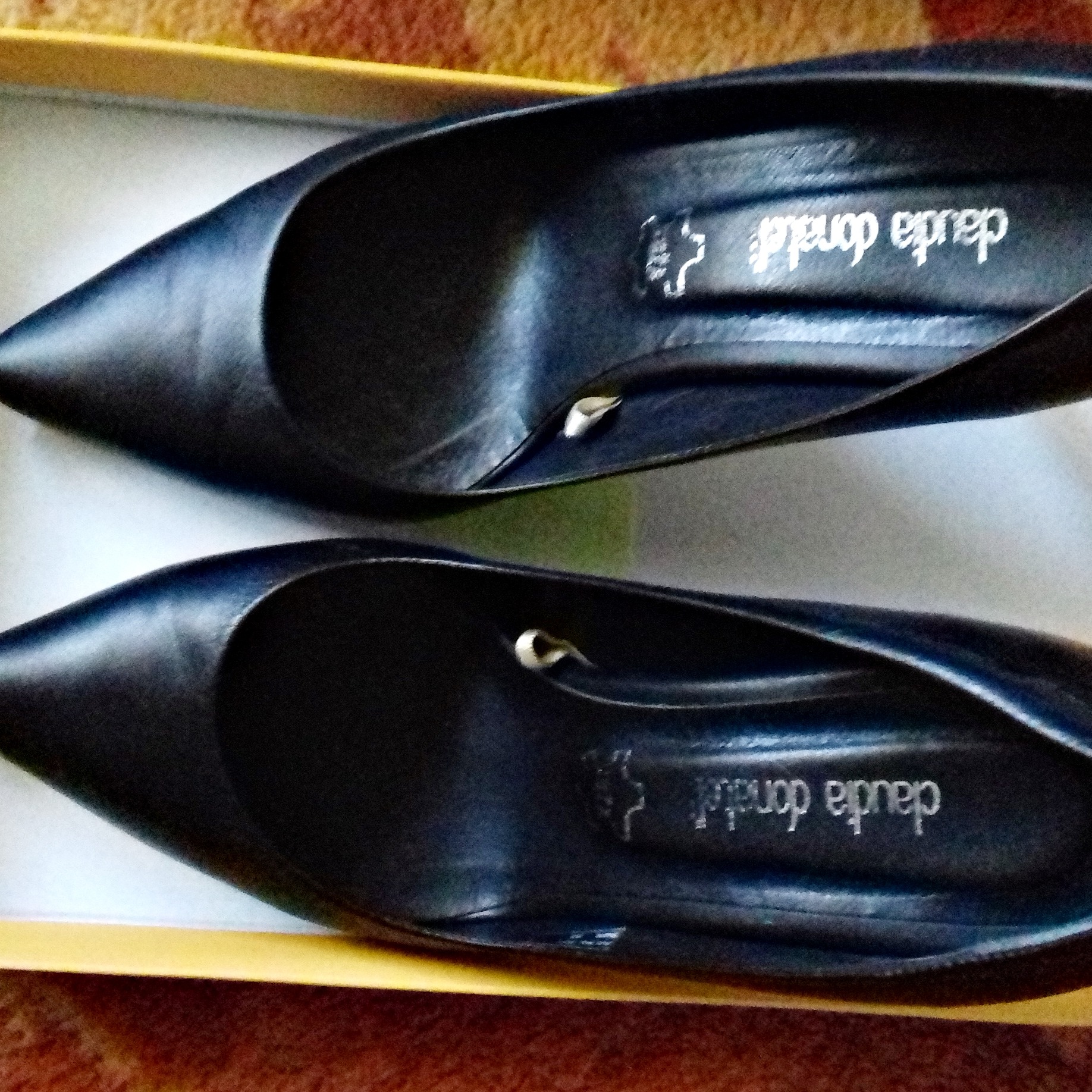 Zenske kozne salonke