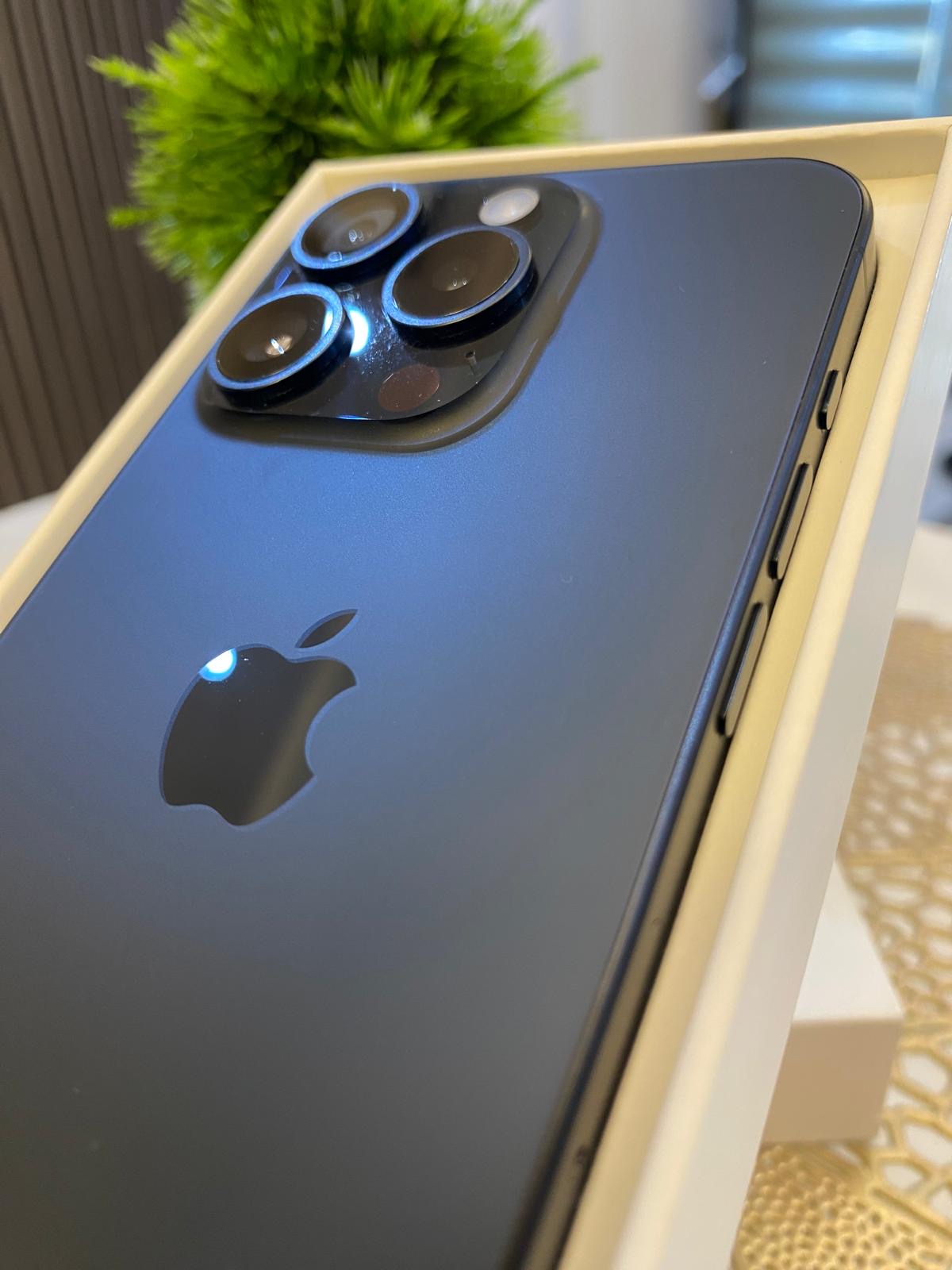 Prodajem Iphone 15 pro(128gb)