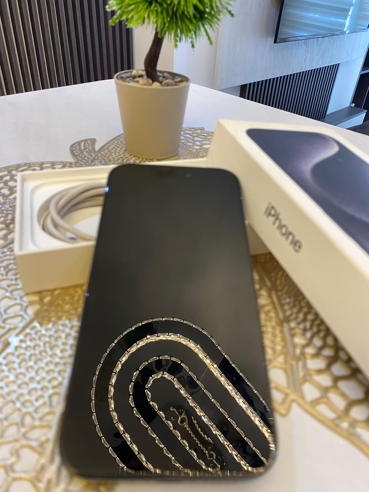 Prodajem Iphone 15 pro(128gb)