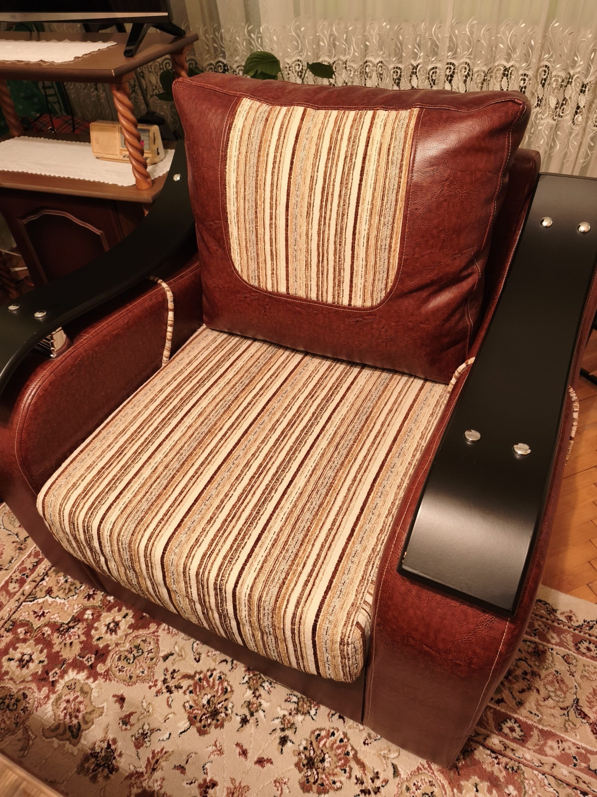 Fotelja kombinacija eko koža-mebl u odličnom stanju