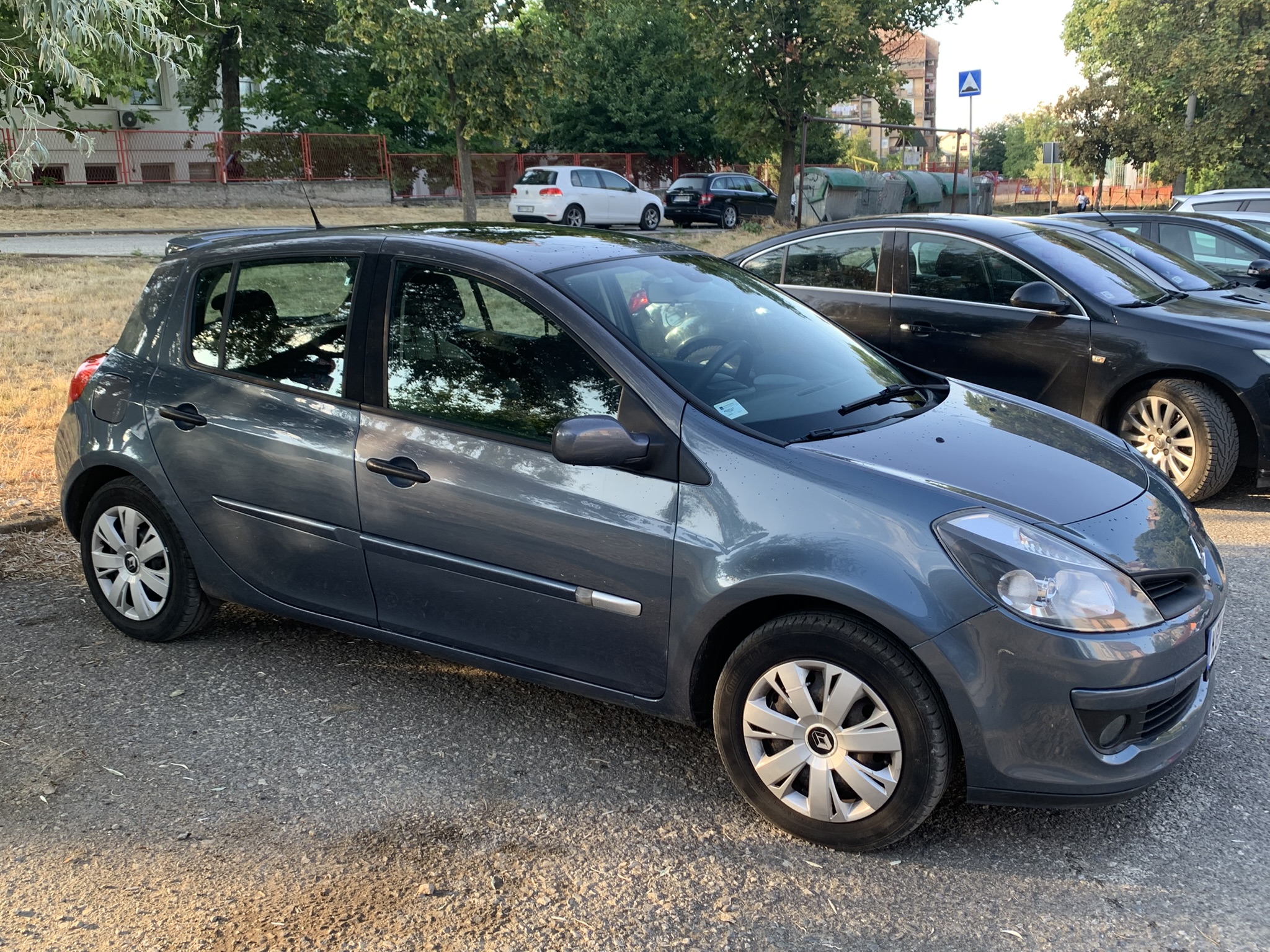Renaulr Clio 1.6 benzinac panorama krov tempomat