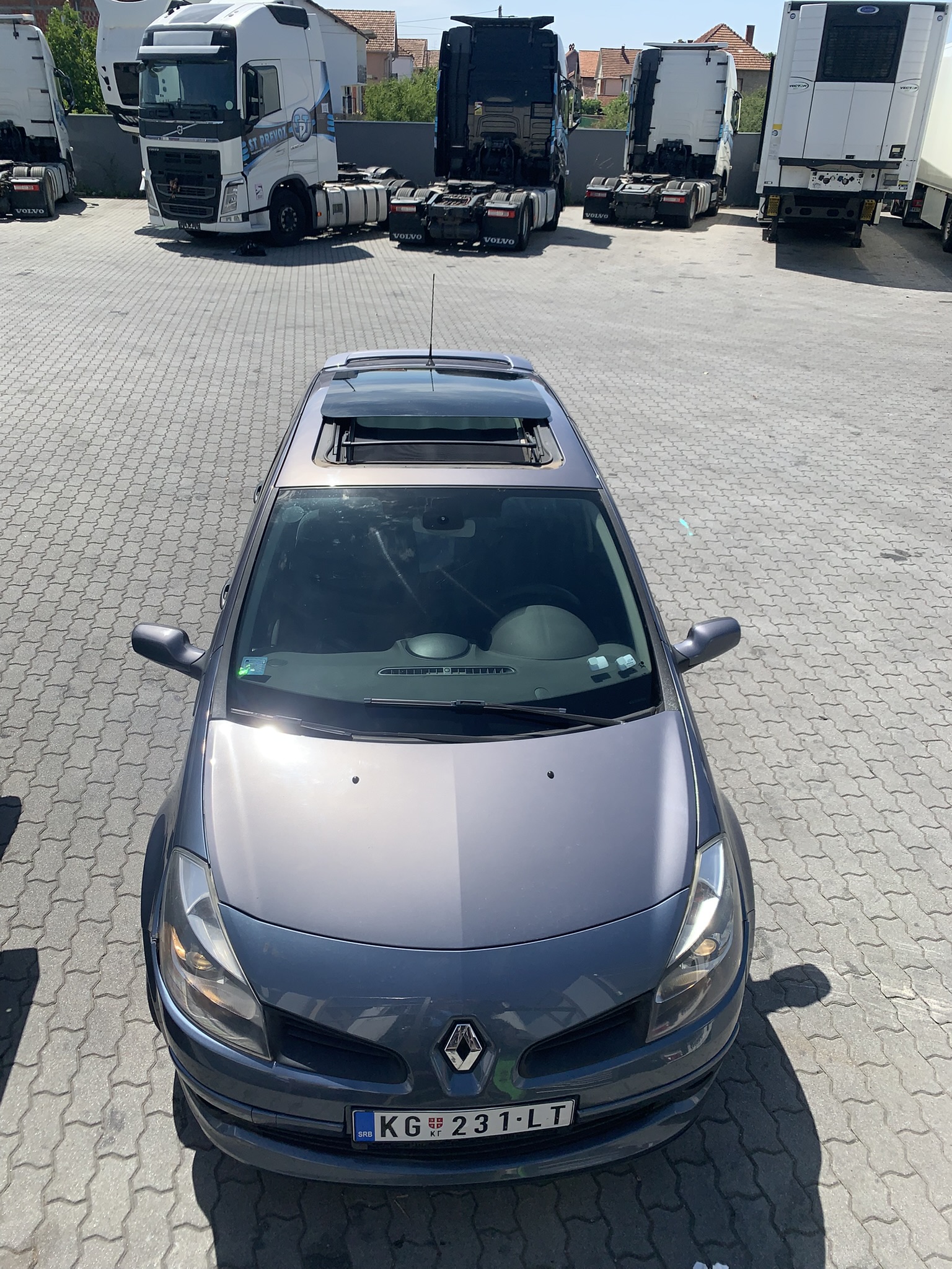 Renaulr Clio 1.6 benzinac panorama krov tempomat