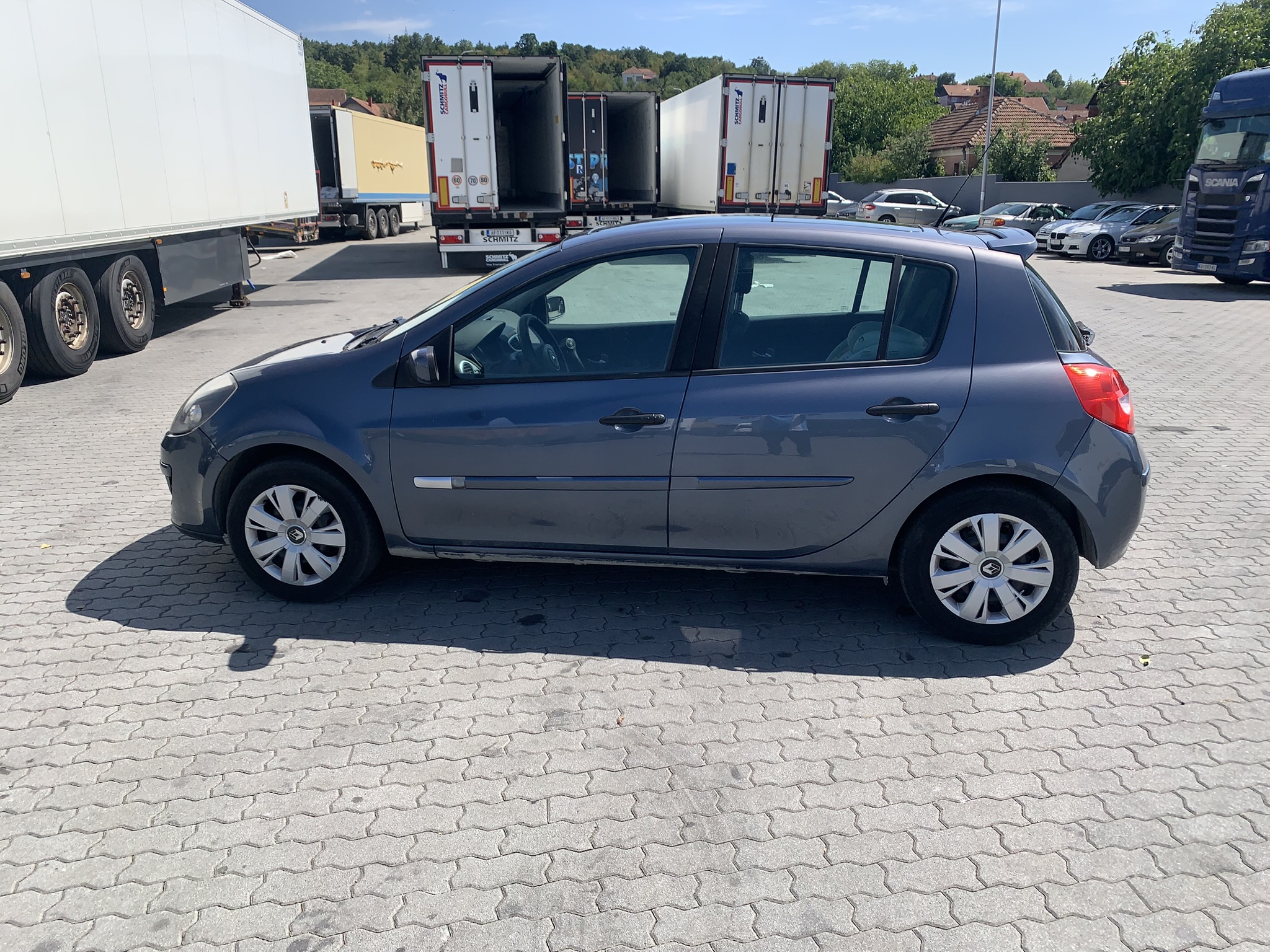 Renaulr Clio 1.6 benzinac panorama krov tempomat