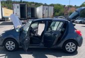 Renaulr Clio 1.6 benzinac panorama krov tempomat