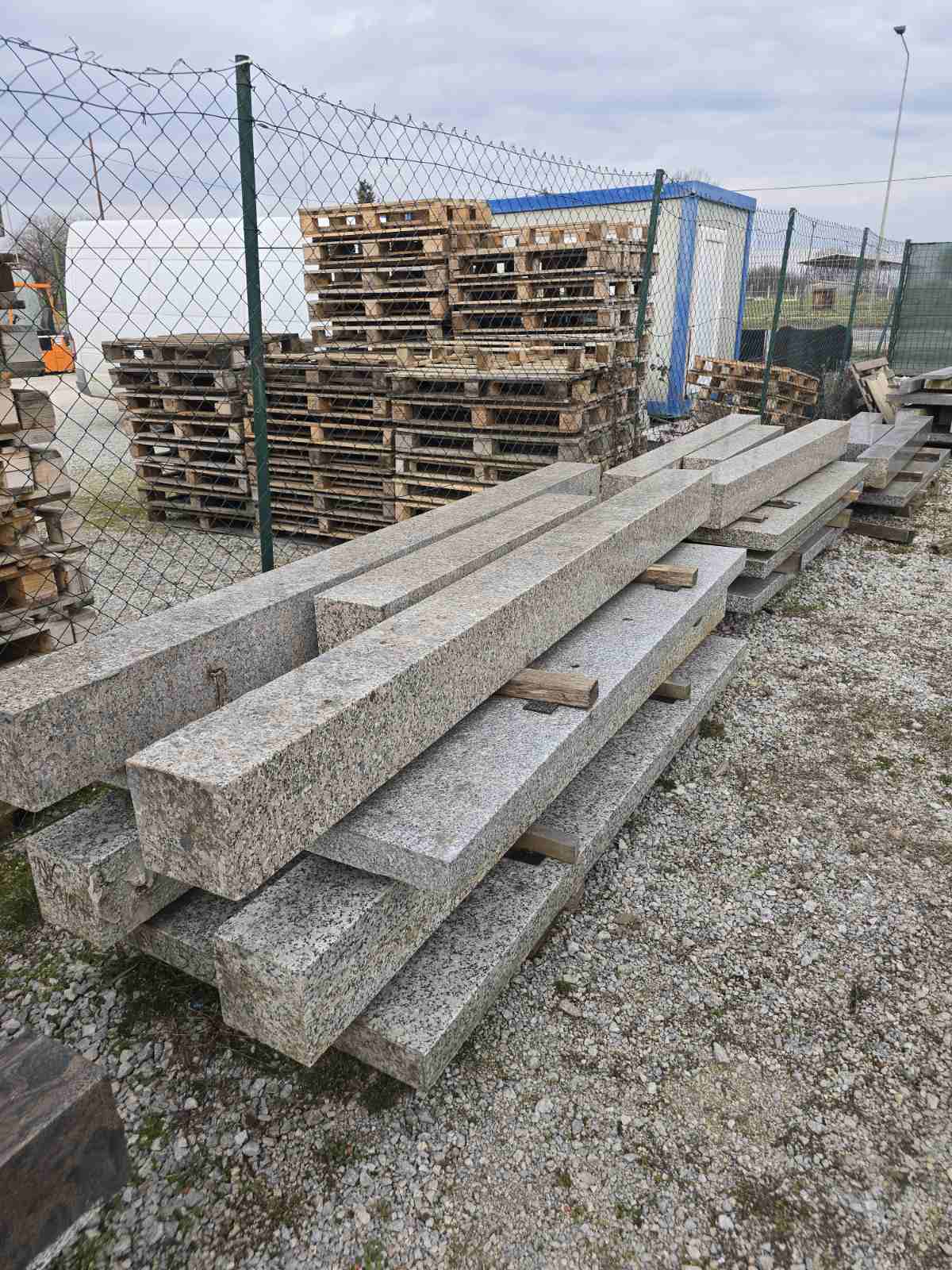 Prodajem granitne i mermerne ploce 20 m3