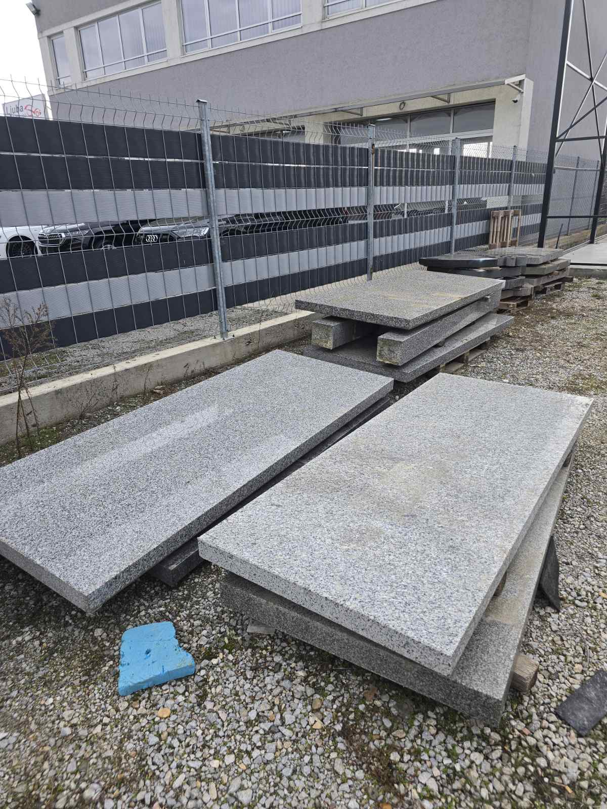 Prodajem granitne i mermerne ploce 20 m3