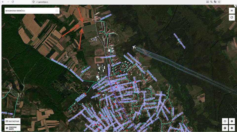 Na prodaju njiva na ulazu u Sremčicu sa desne strane