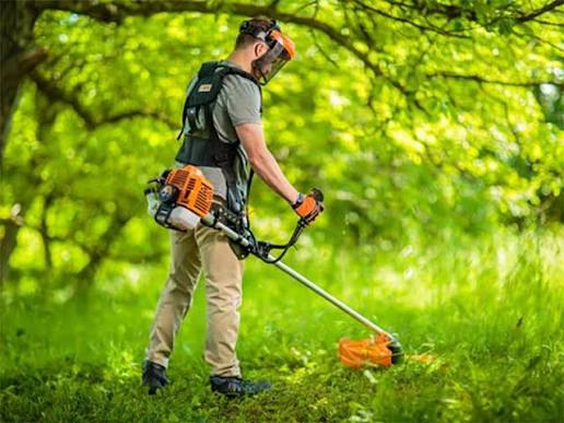 🌿 Uslužno košenje trave trimerom 🌿 🔹 Košenje dvorišta, placeva i zapuštenih površina 🔹 Sređivanje oko ograda, staza i ivica rezanje grana motorkom 🔹 Brzo, uredno i odgovorno Za vise informacija pozvati 0637661148