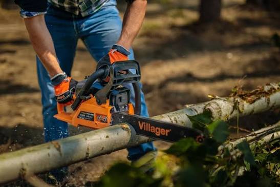 🌿 Uslužno košenje trave trimerom 🌿 🔹 Košenje dvorišta, placeva i zapuštenih površina 🔹 Sređivanje oko ograda, staza i ivica rezanje grana motorkom 🔹 Brzo, uredno i odgovorno Za vise informacija pozvati 0637661148