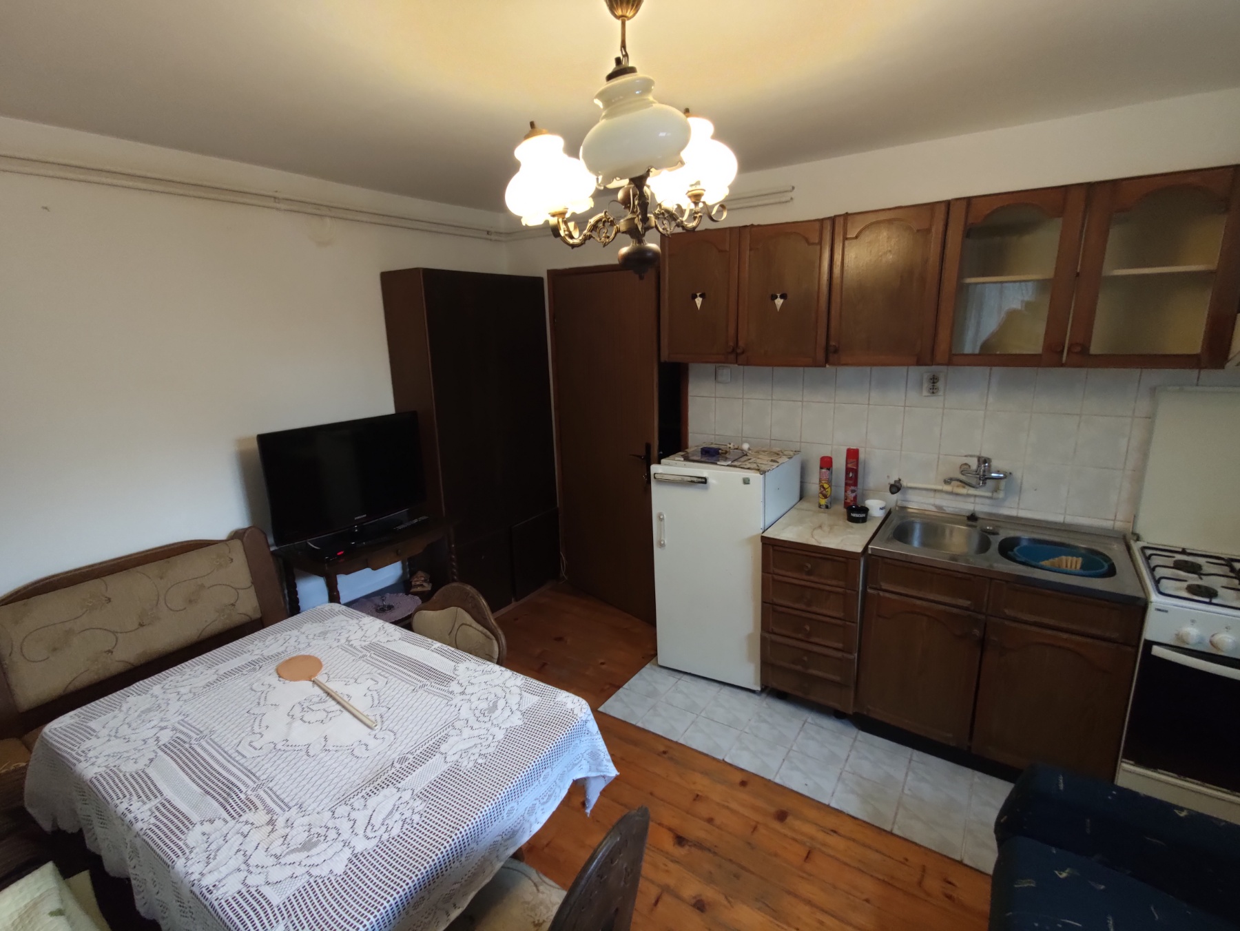 Izdaje se jednokrevetna soba na Aerodromu