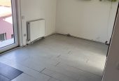 Izdajem kuću u Zemunu, na odličnoj lokaciji, u ulici Mozerova
