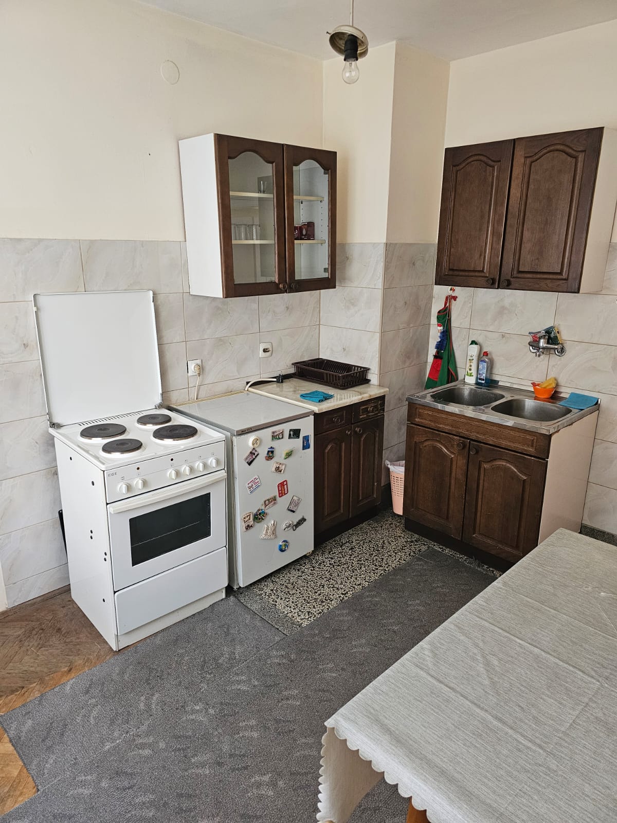 IZDAJEM DVOSABAN STAN KRAGUJEVAC ZMAJ JOVINA 25