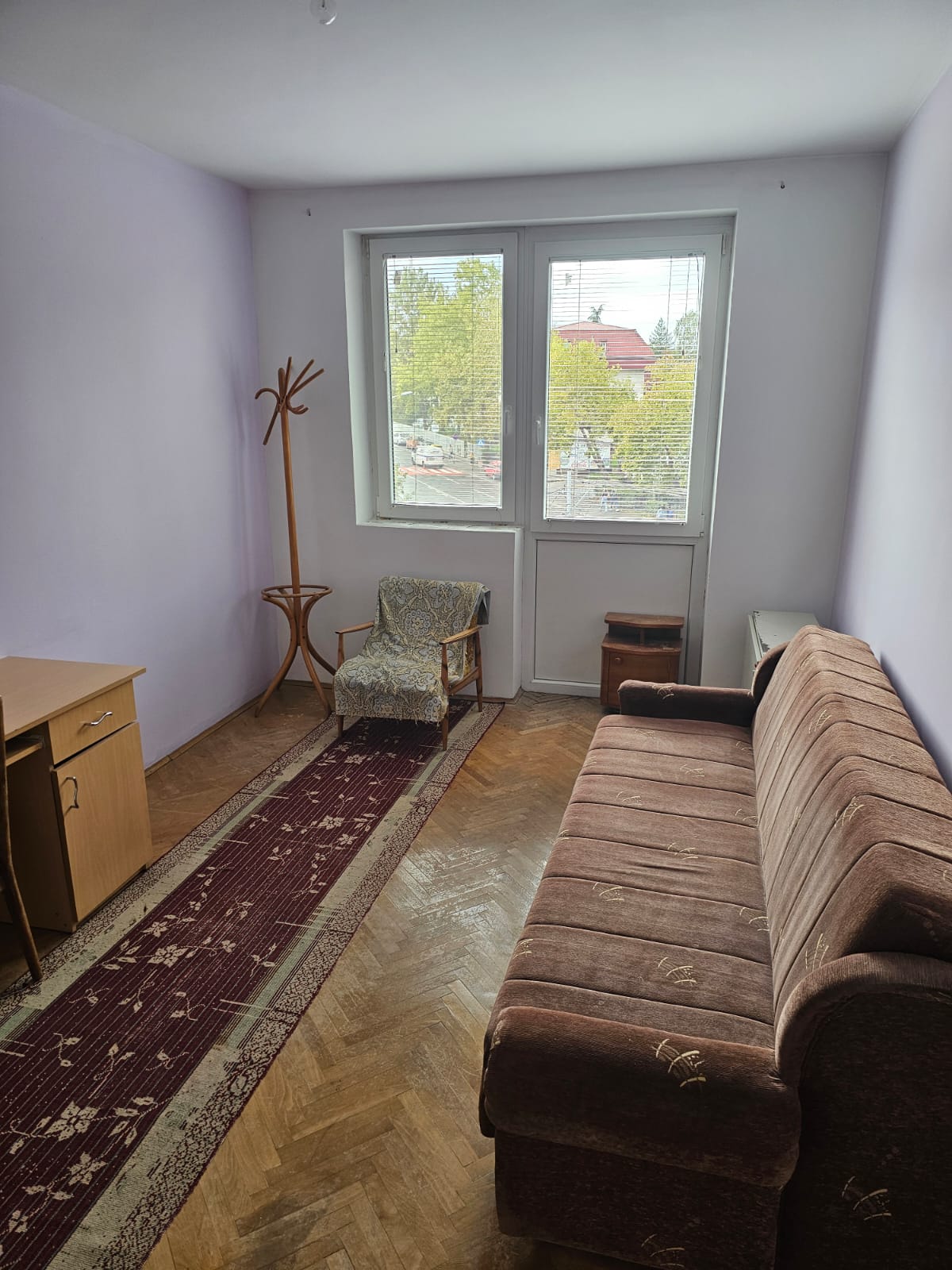 IZDAJEM DVOSABAN STAN KRAGUJEVAC ZMAJ JOVINA 25