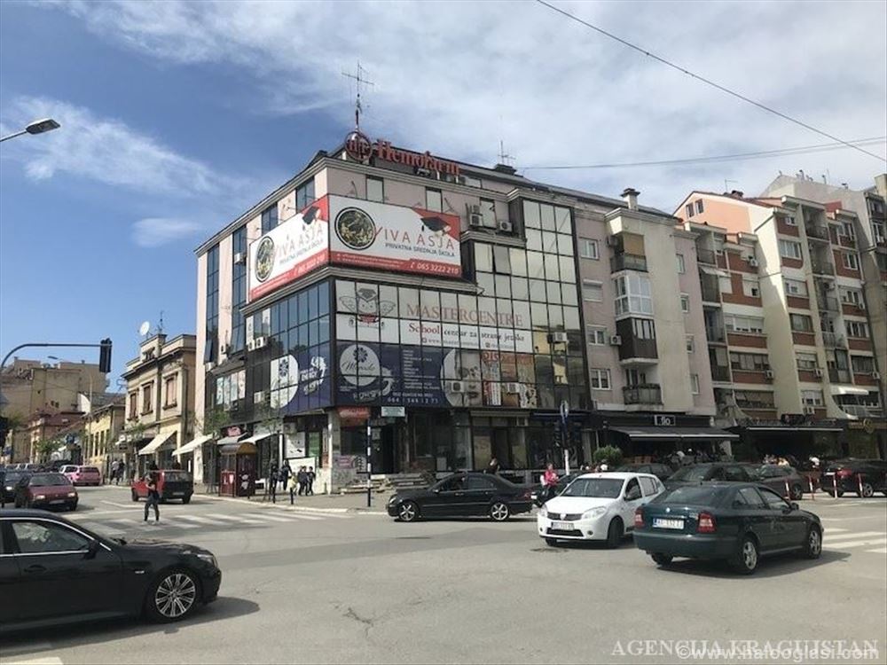 Izdajem lokal u centru