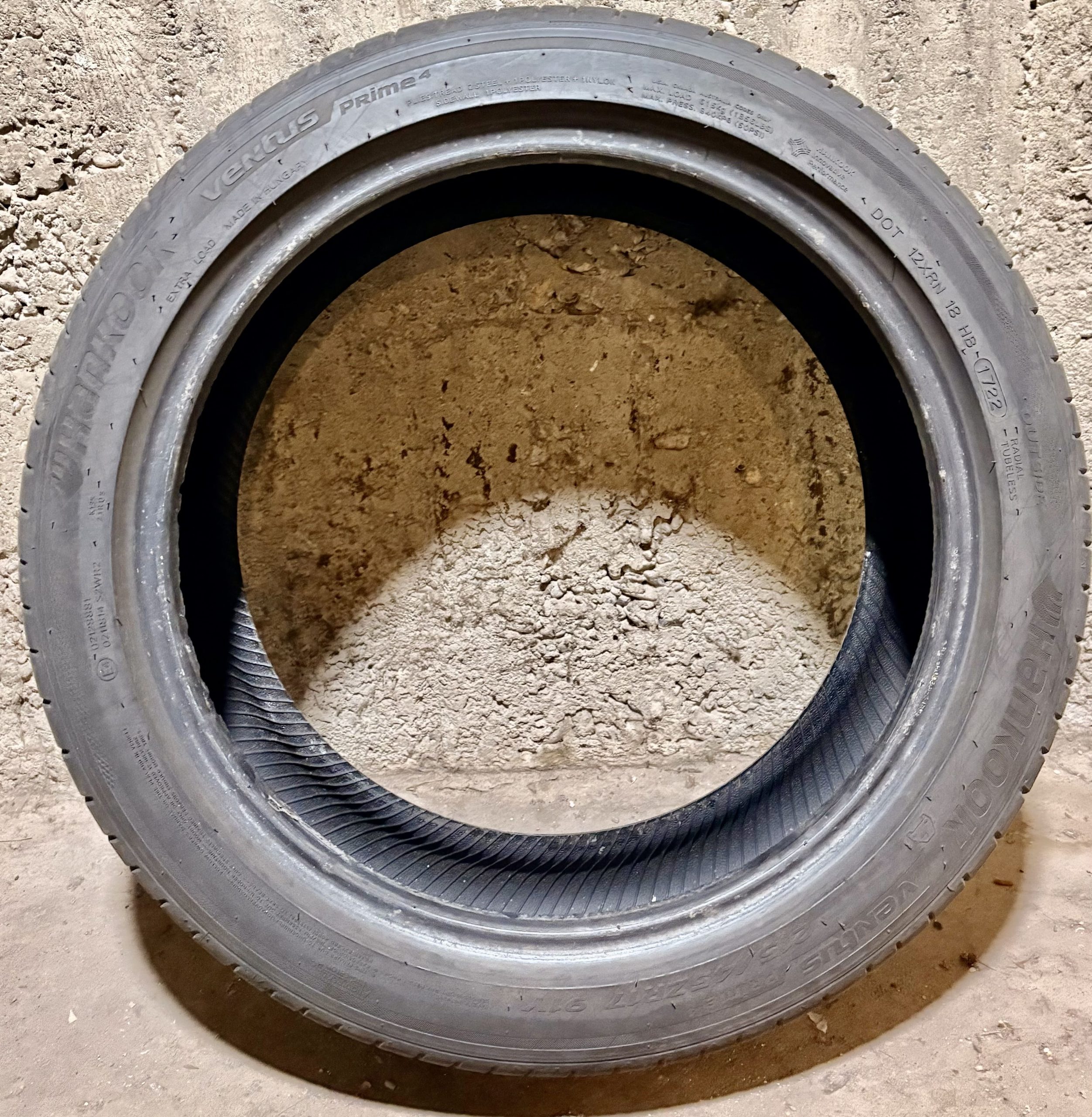 Prodajem HANKOOK LETNJE GUME