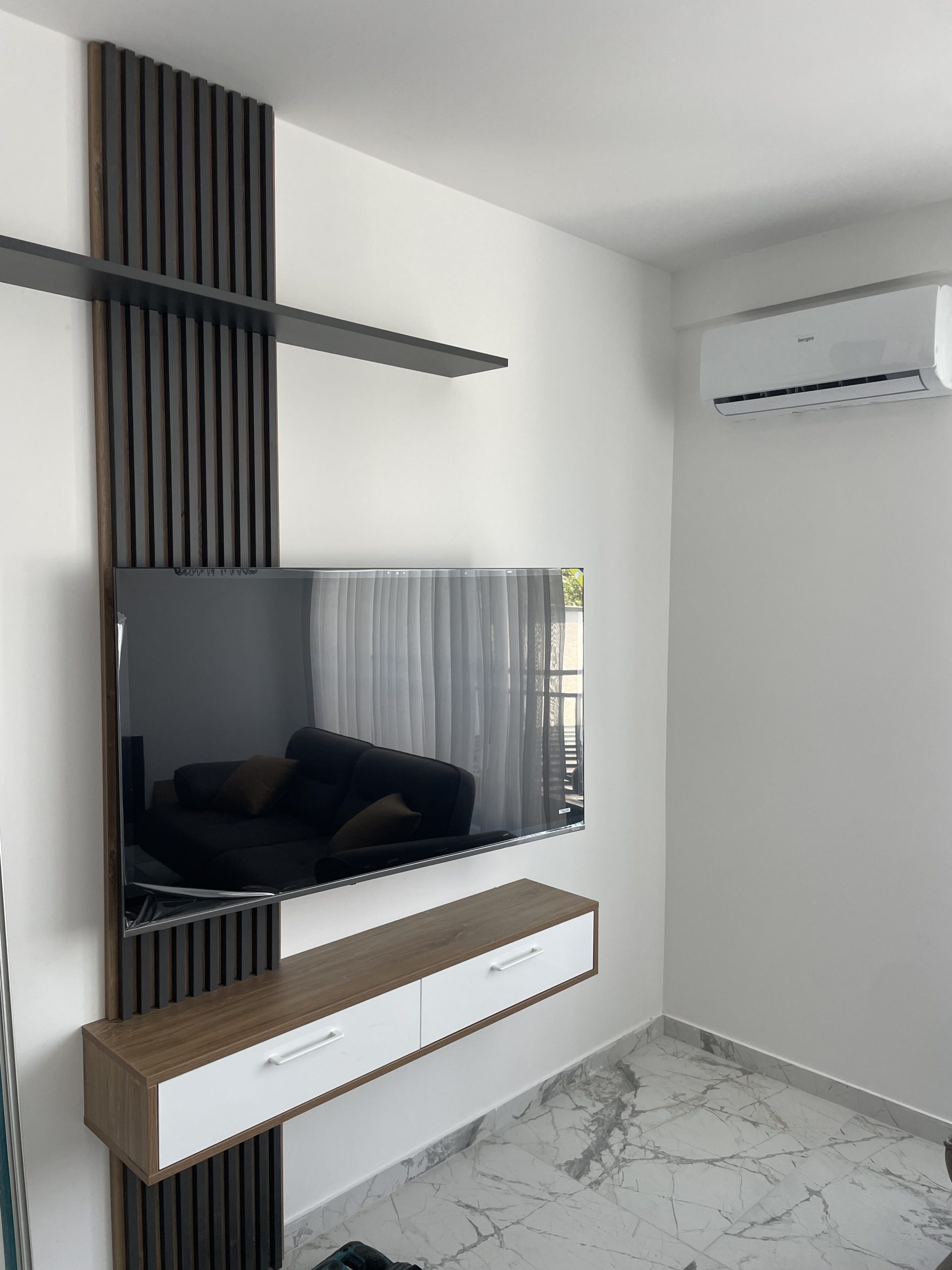 Izdajem stan od 51m2+ terasa 20m2