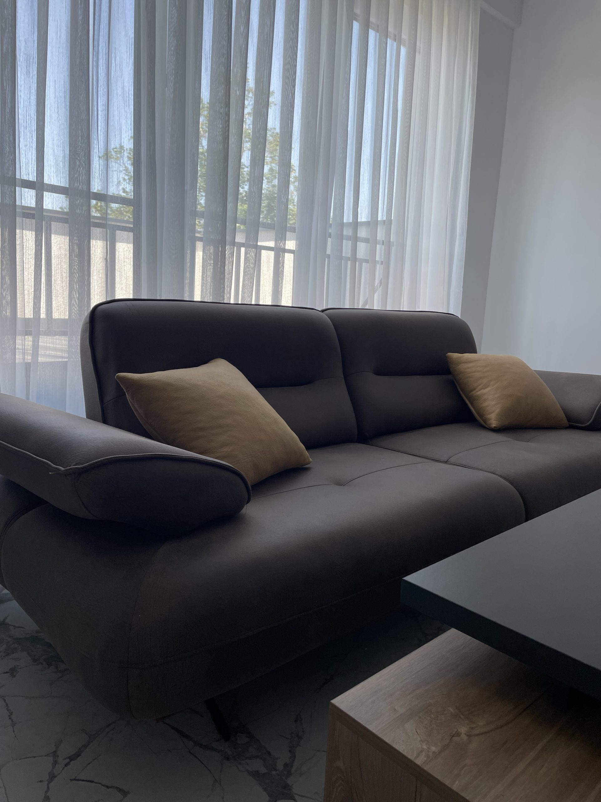 Izdajem stan od 51m2+ terasa 20m2
