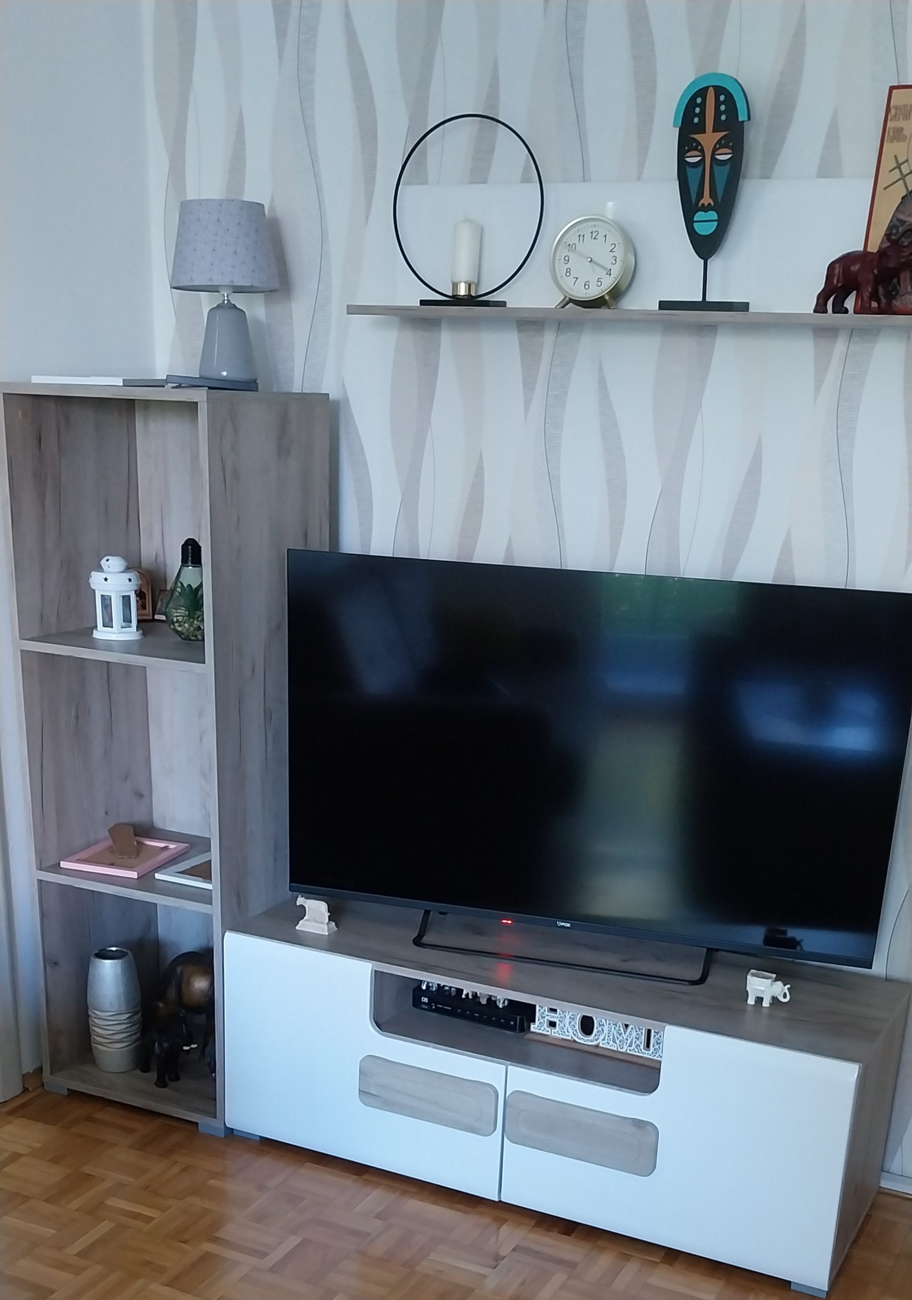 Tv polica