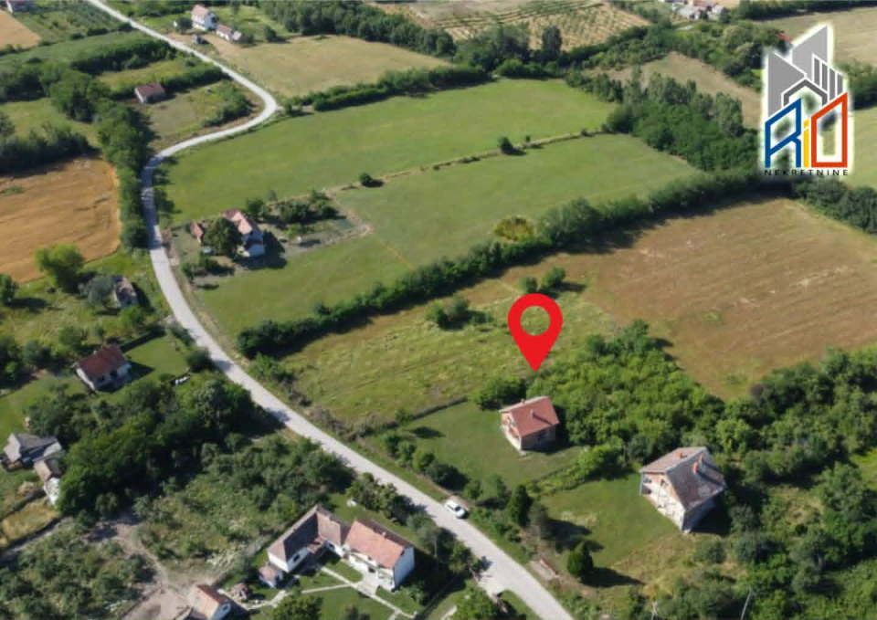 Na prodaju kuća u Tularima kod Uba