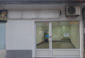 Izdajem lokal od 28 m2 u centru grada