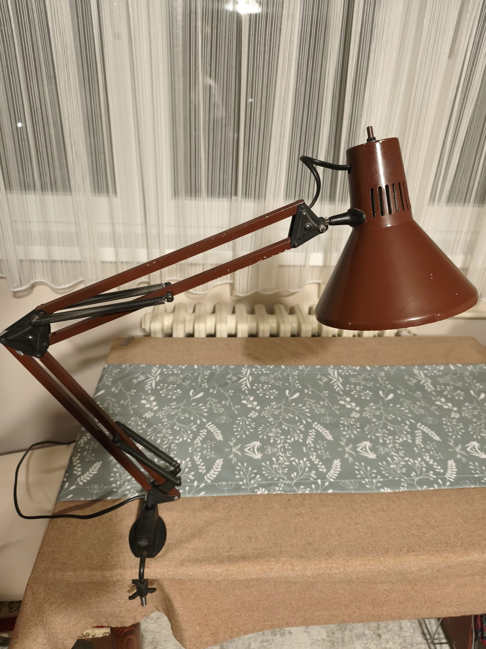 Radna zglobna stona lampa sa metalnom stezaljkom za sto