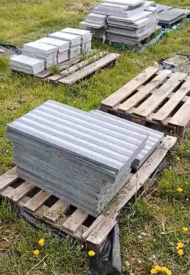 Velika rasprodaja granitnih ploca 50 m3 I granitnih plocica 200 m2