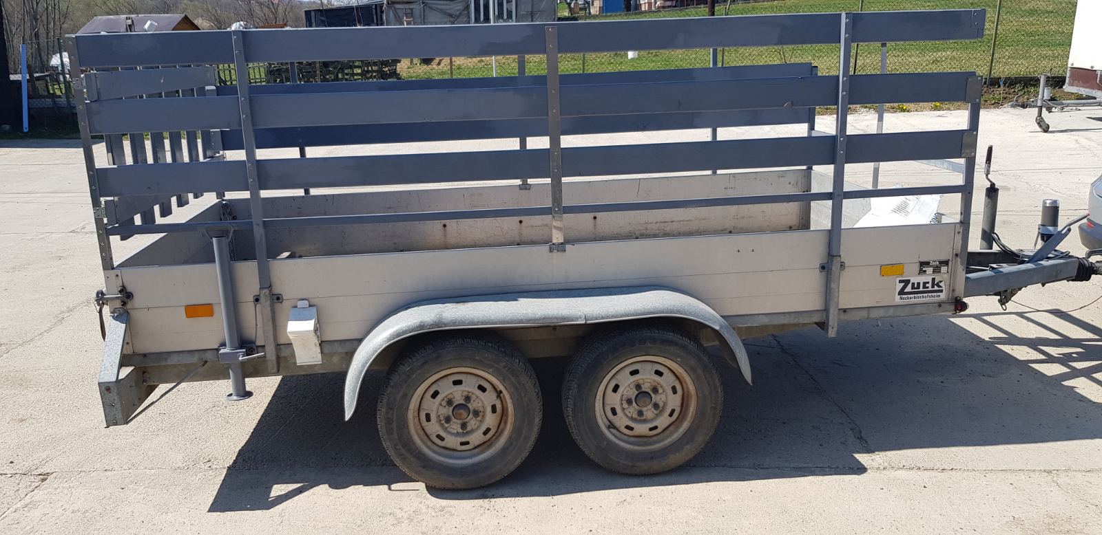 Auto prikolica iznajmljivanje