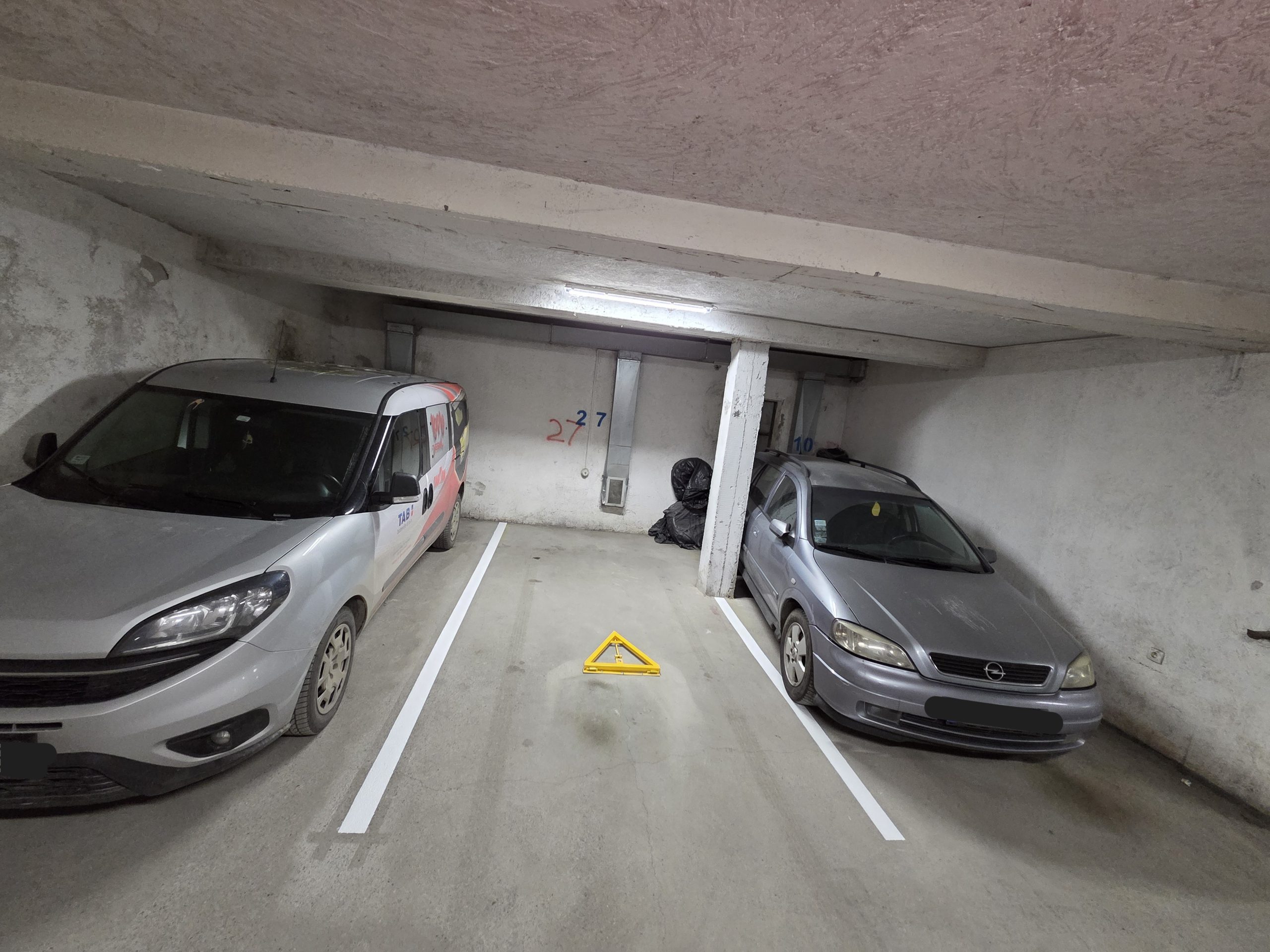 Izdajem parking mesto u podzemnoj garaži – Glavna ulica (Centar)