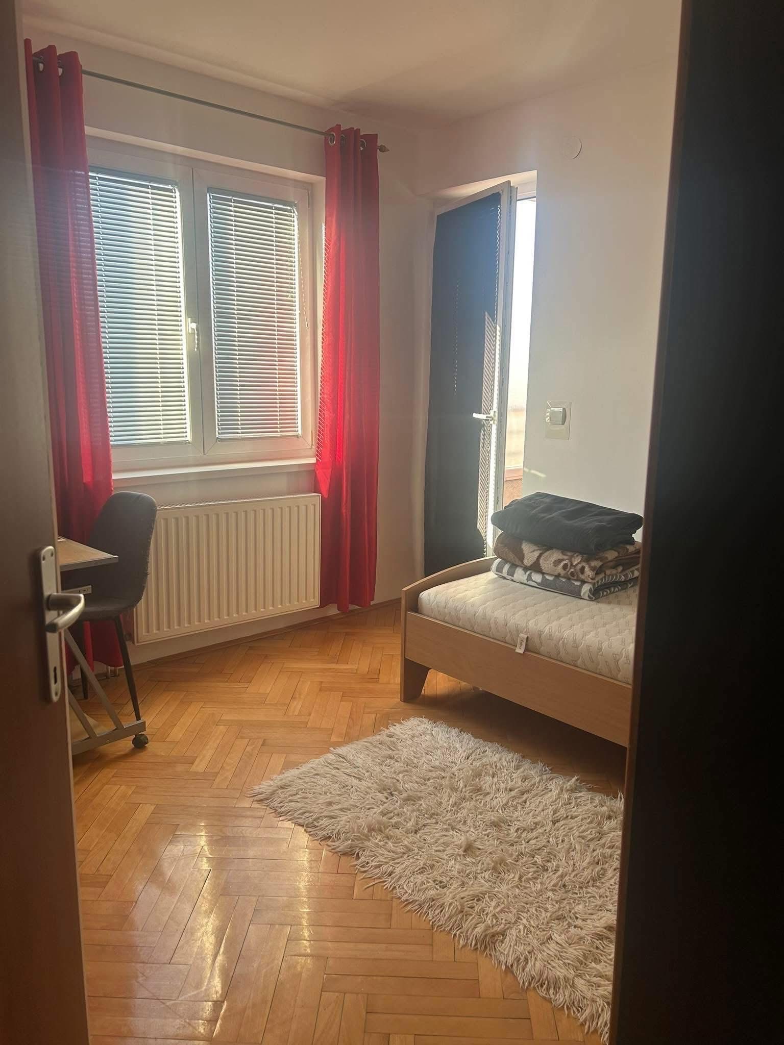 Izdavanje stana sa dve spavace sobe