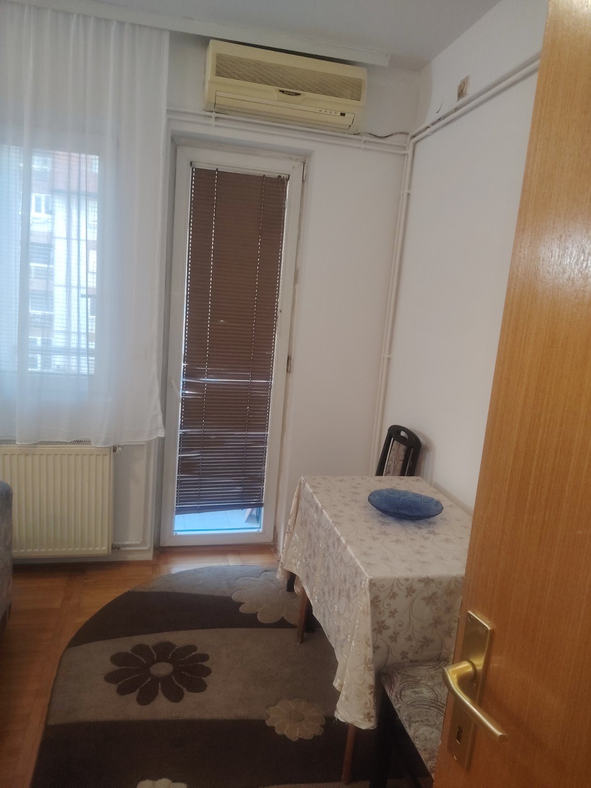 Izdajem namesten stan kod Velikog parka