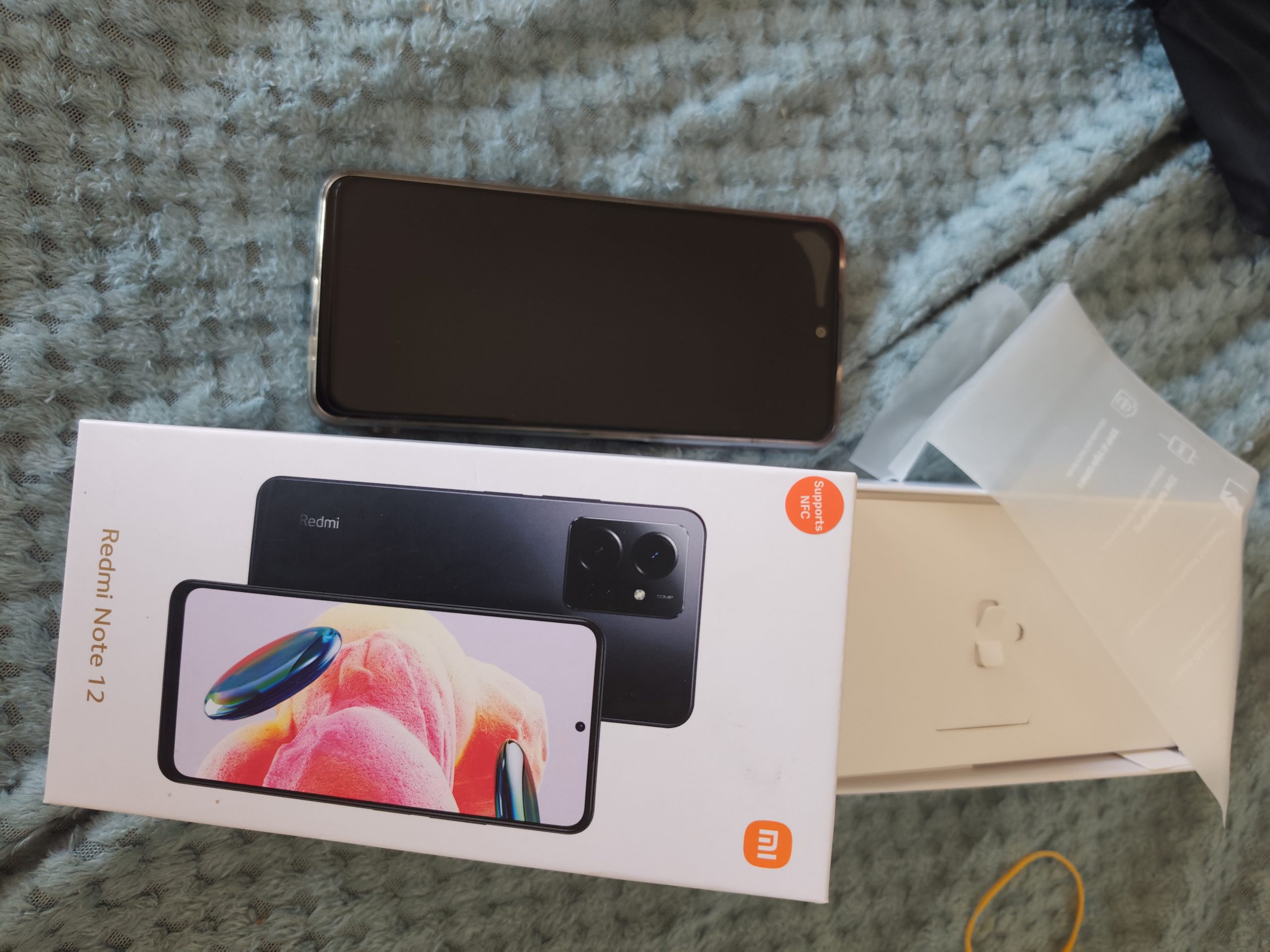 ••• Xiaomi Redmi Note 12 •••