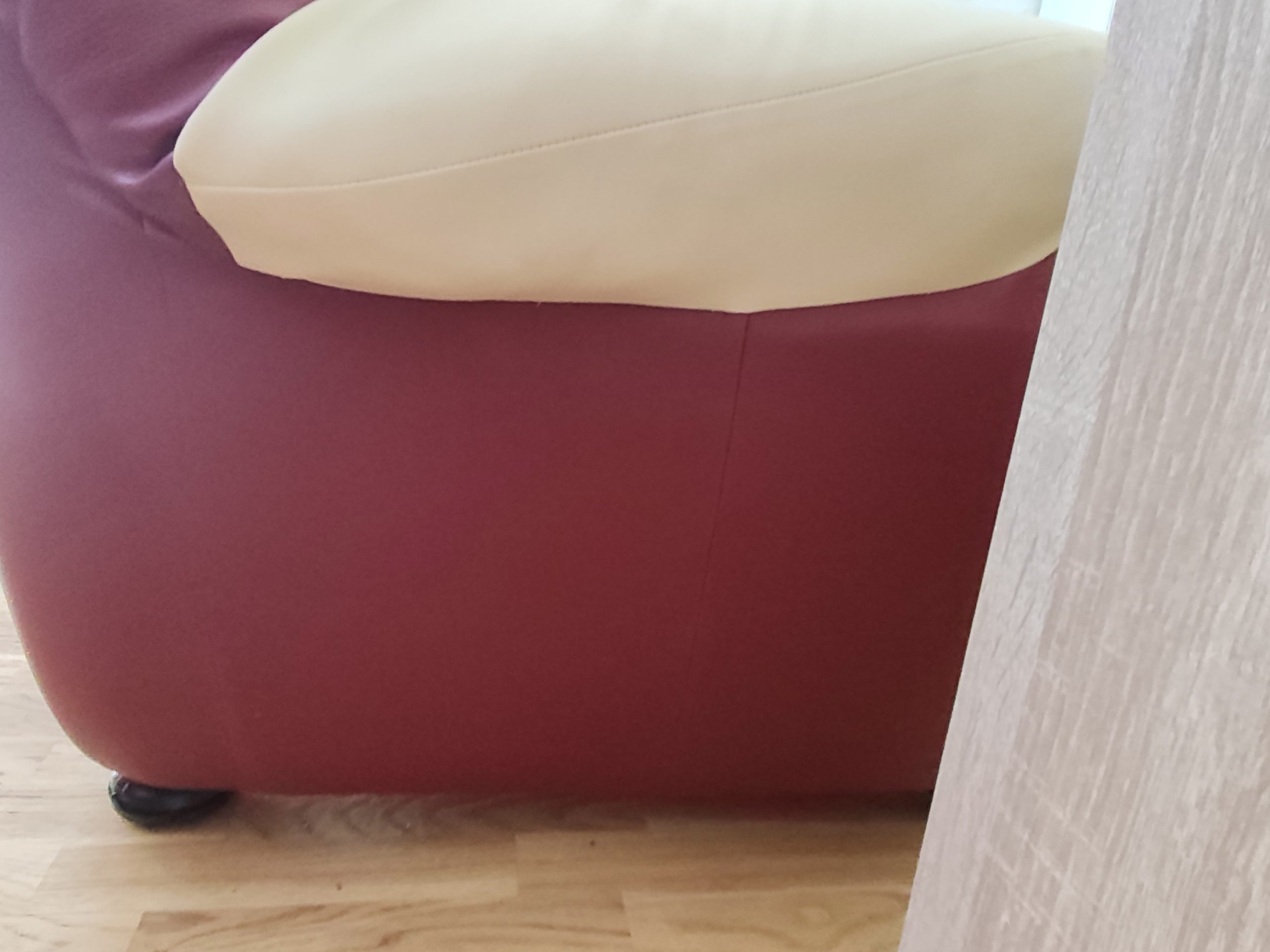 ––– Fotelja na prodaju–––