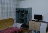 Издајем намештену собу за студенте или самце