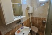 Izdajem dvosoban namešten stan pogodan za do dva studenta ili srednjoškolca