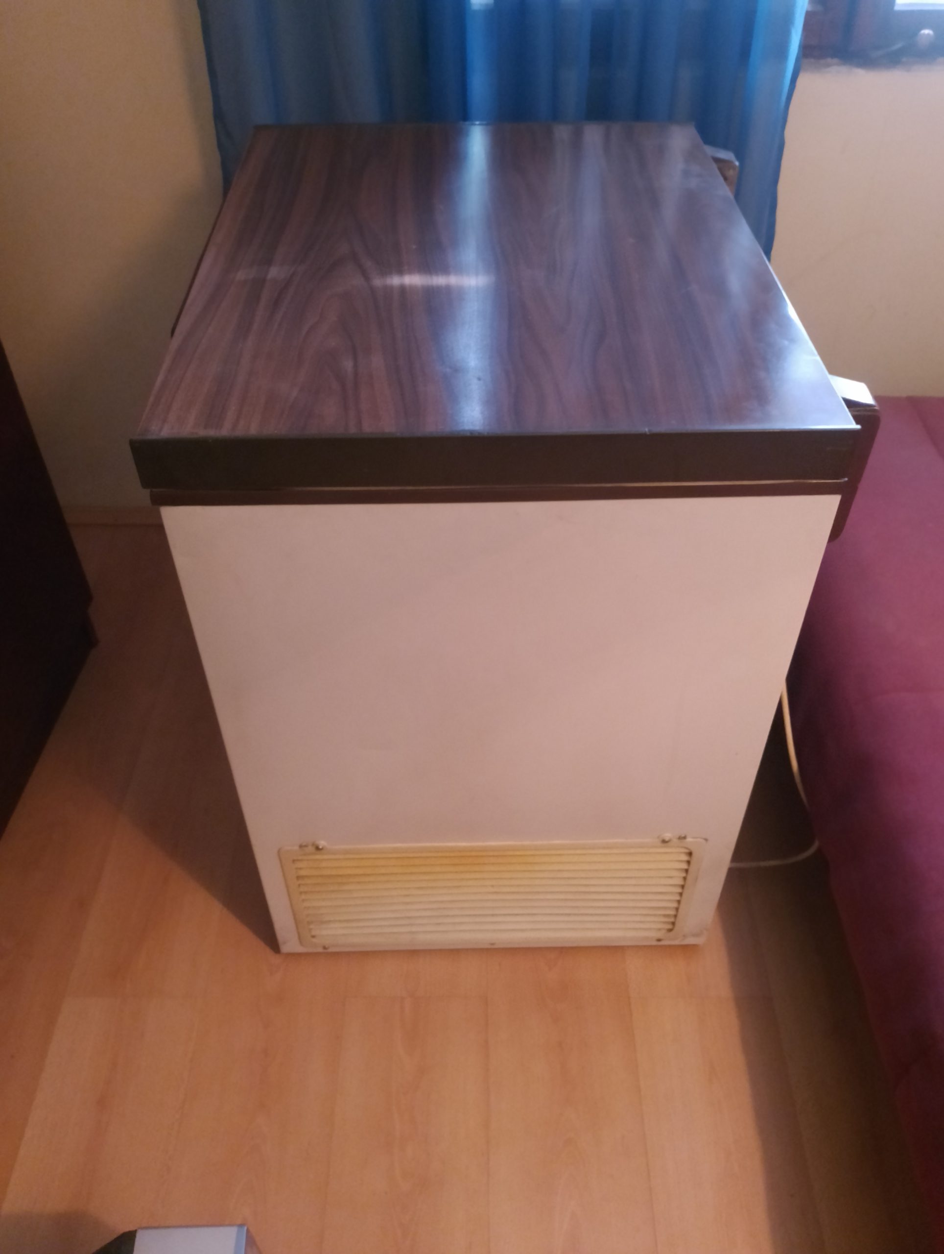 Zamrzivač 210 litara