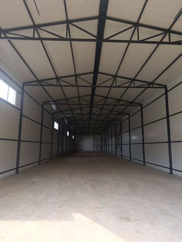 IZDAJE SE HALA – POSLOVNI PROSTOR MAGACIN Centar naselja Busije – opština Zemun